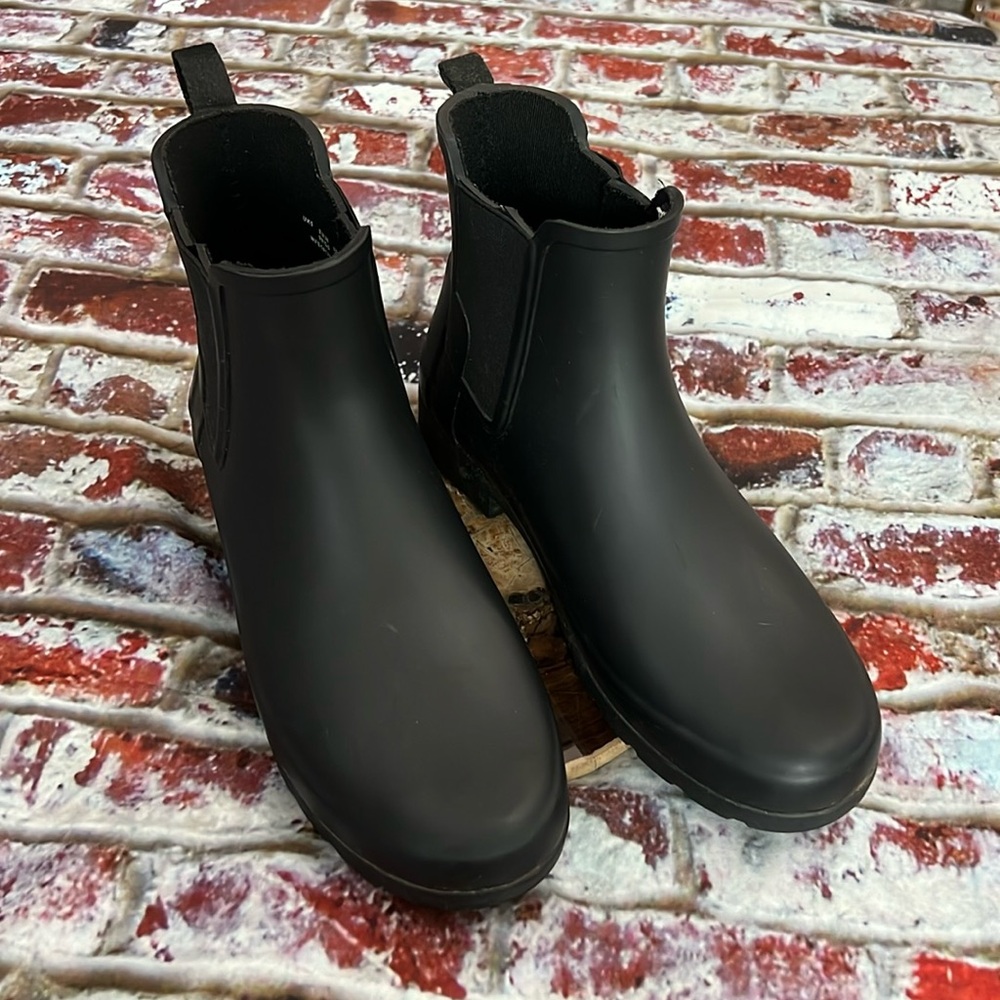 Black Hunter boots ankle style
